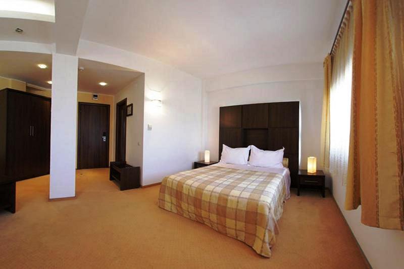 פיטסטי Celly Hotel מראה חיצוני תמונה