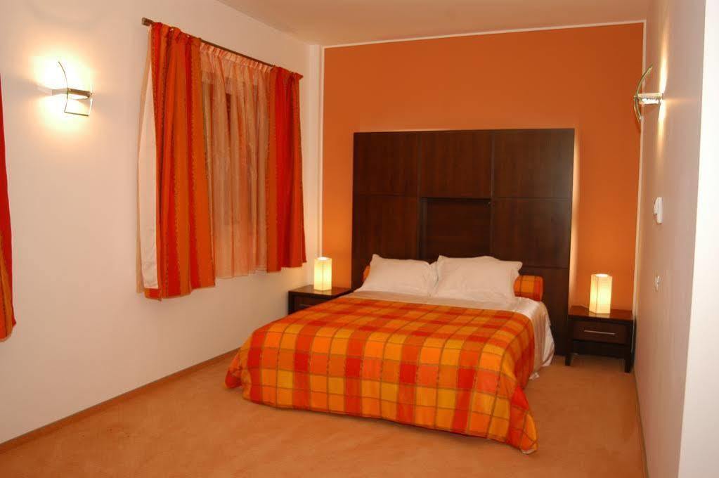 פיטסטי Celly Hotel מראה חיצוני תמונה