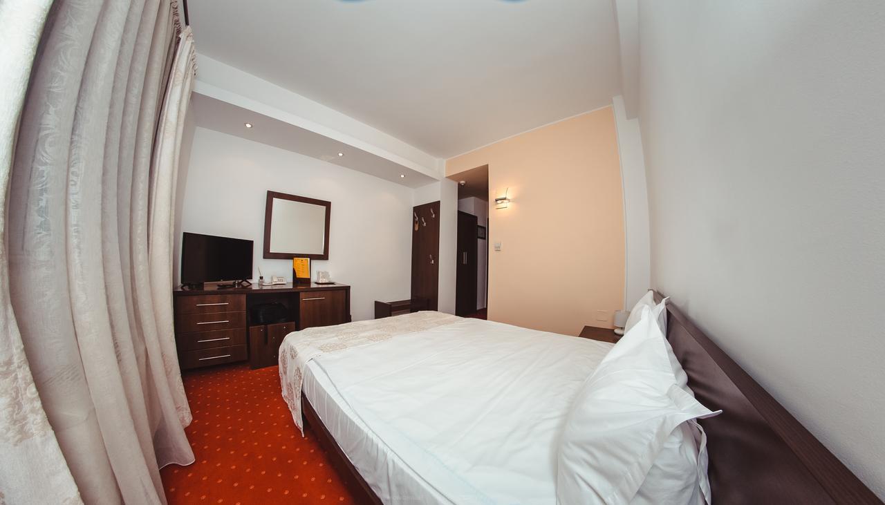 פיטסטי Celly Hotel מראה חיצוני תמונה