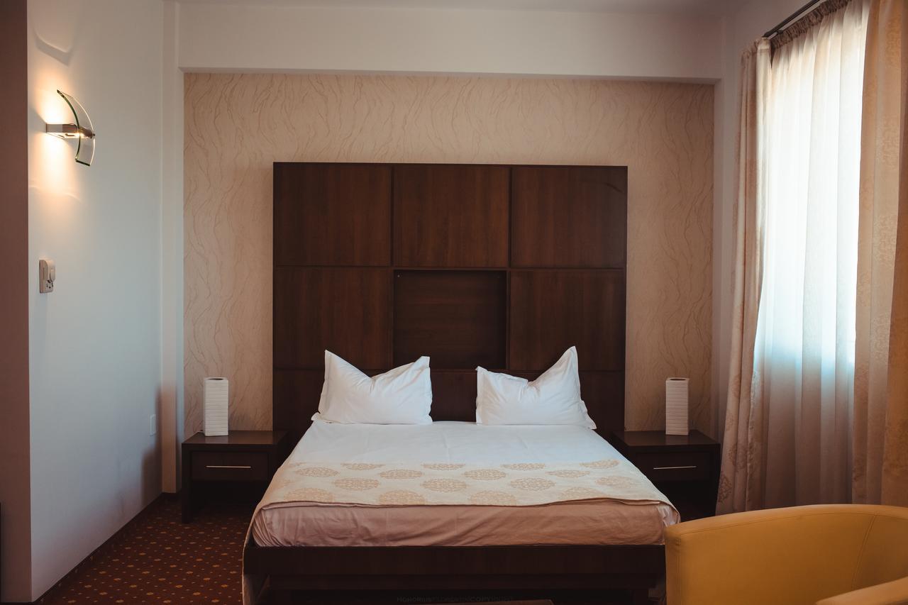 פיטסטי Celly Hotel מראה חיצוני תמונה