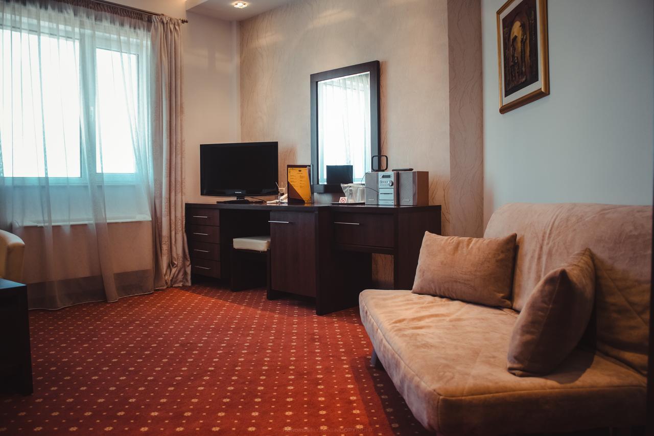 פיטסטי Celly Hotel מראה חיצוני תמונה