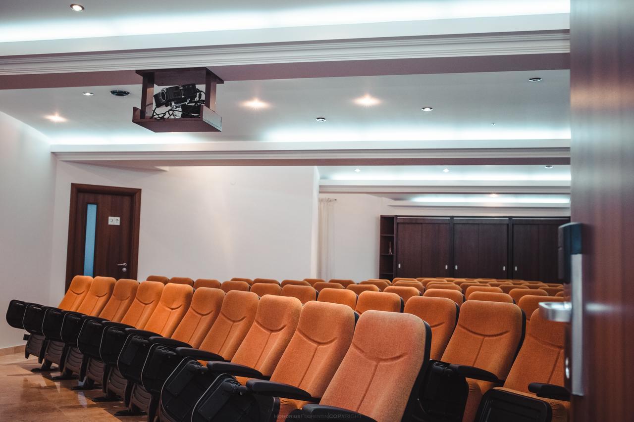 פיטסטי Celly Hotel מראה חיצוני תמונה
