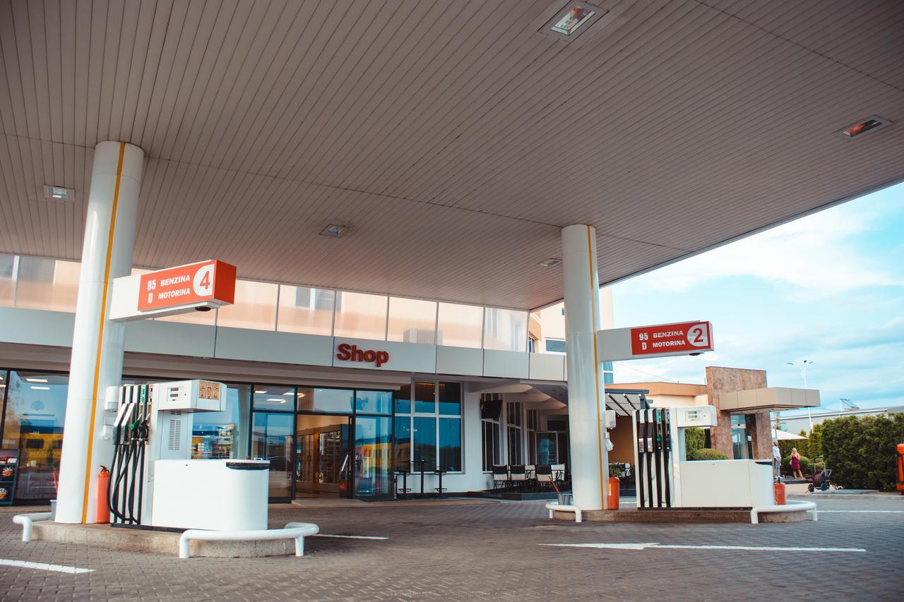 פיטסטי Celly Hotel מראה חיצוני תמונה