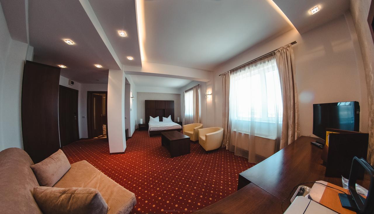 פיטסטי Celly Hotel מראה חיצוני תמונה
