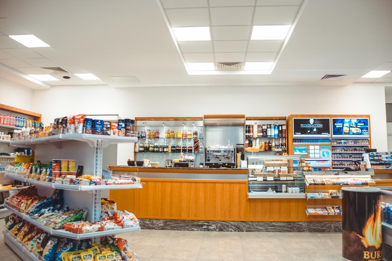 פיטסטי Celly Hotel מראה חיצוני תמונה