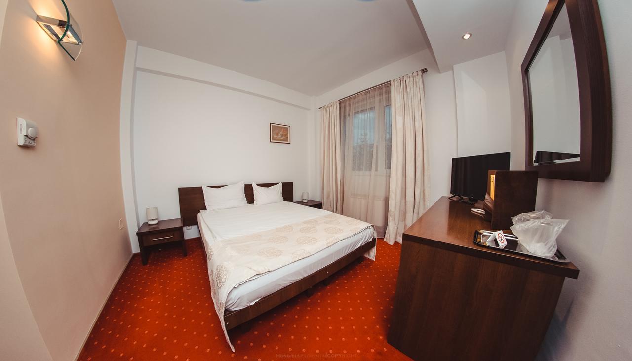 פיטסטי Celly Hotel מראה חיצוני תמונה