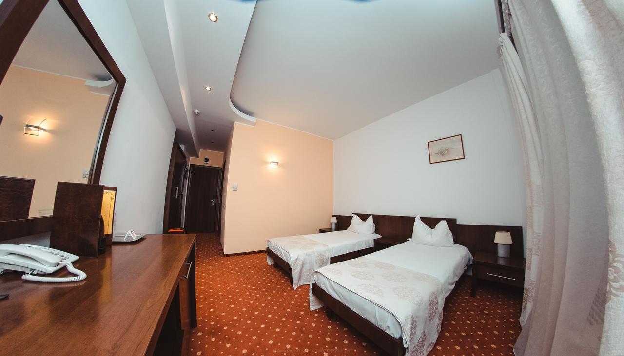 פיטסטי Celly Hotel מראה חיצוני תמונה