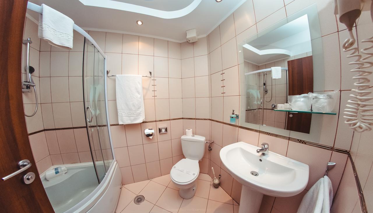 פיטסטי Celly Hotel מראה חיצוני תמונה