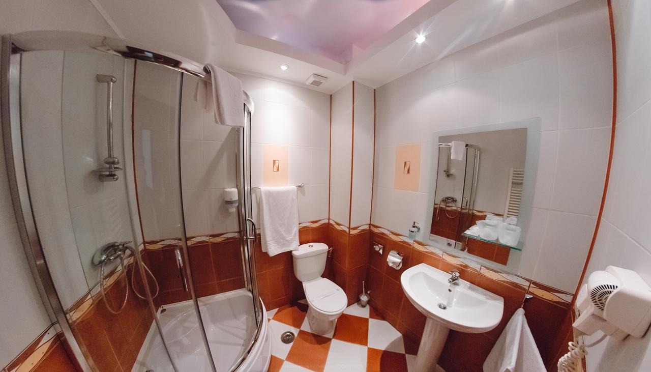 פיטסטי Celly Hotel מראה חיצוני תמונה