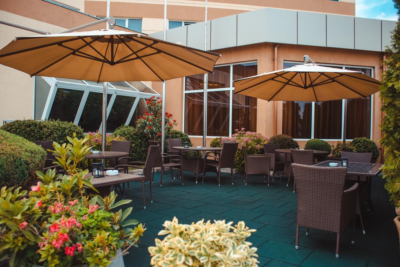 פיטסטי Celly Hotel מראה חיצוני תמונה